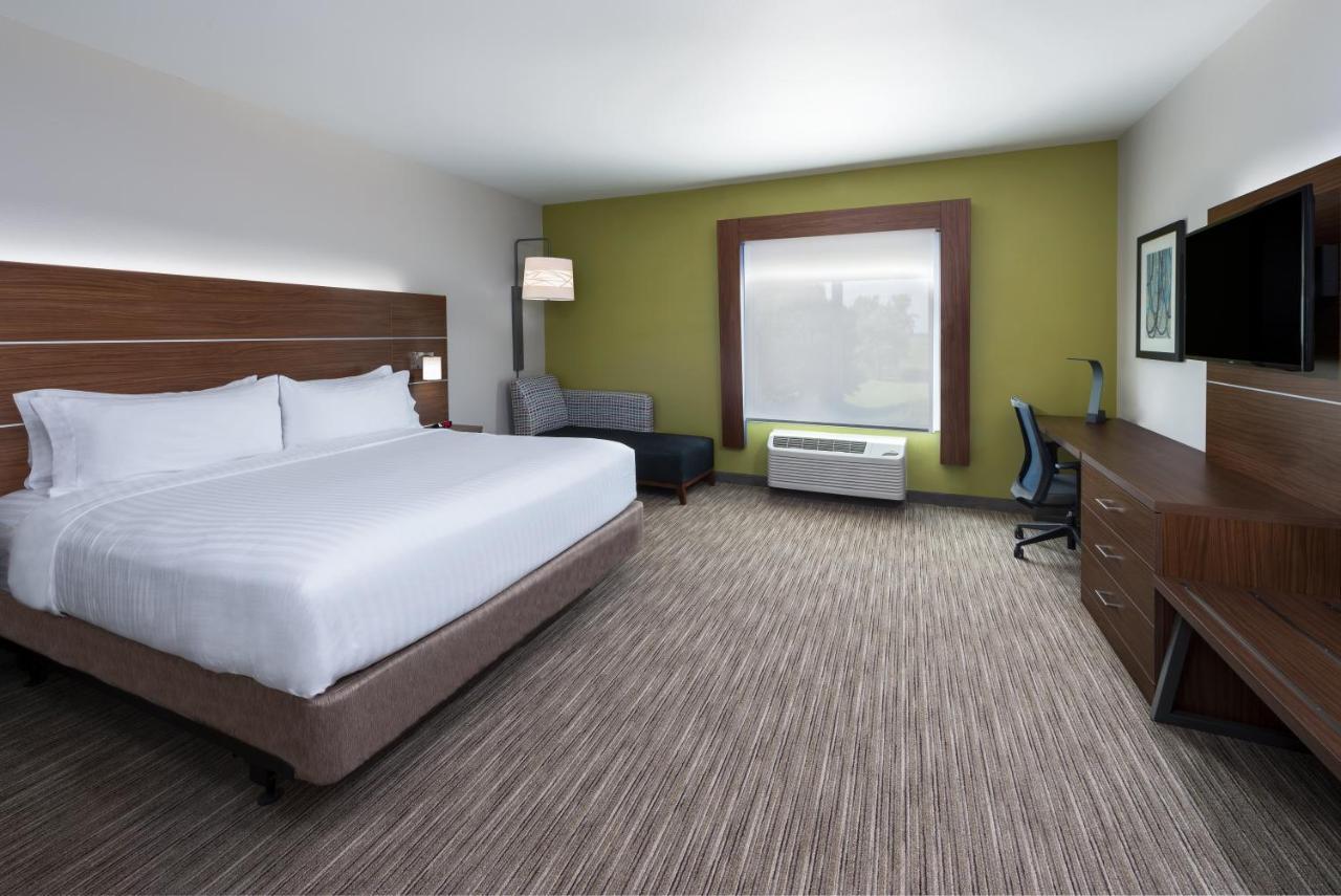 Holiday Express By Ihg Hotel