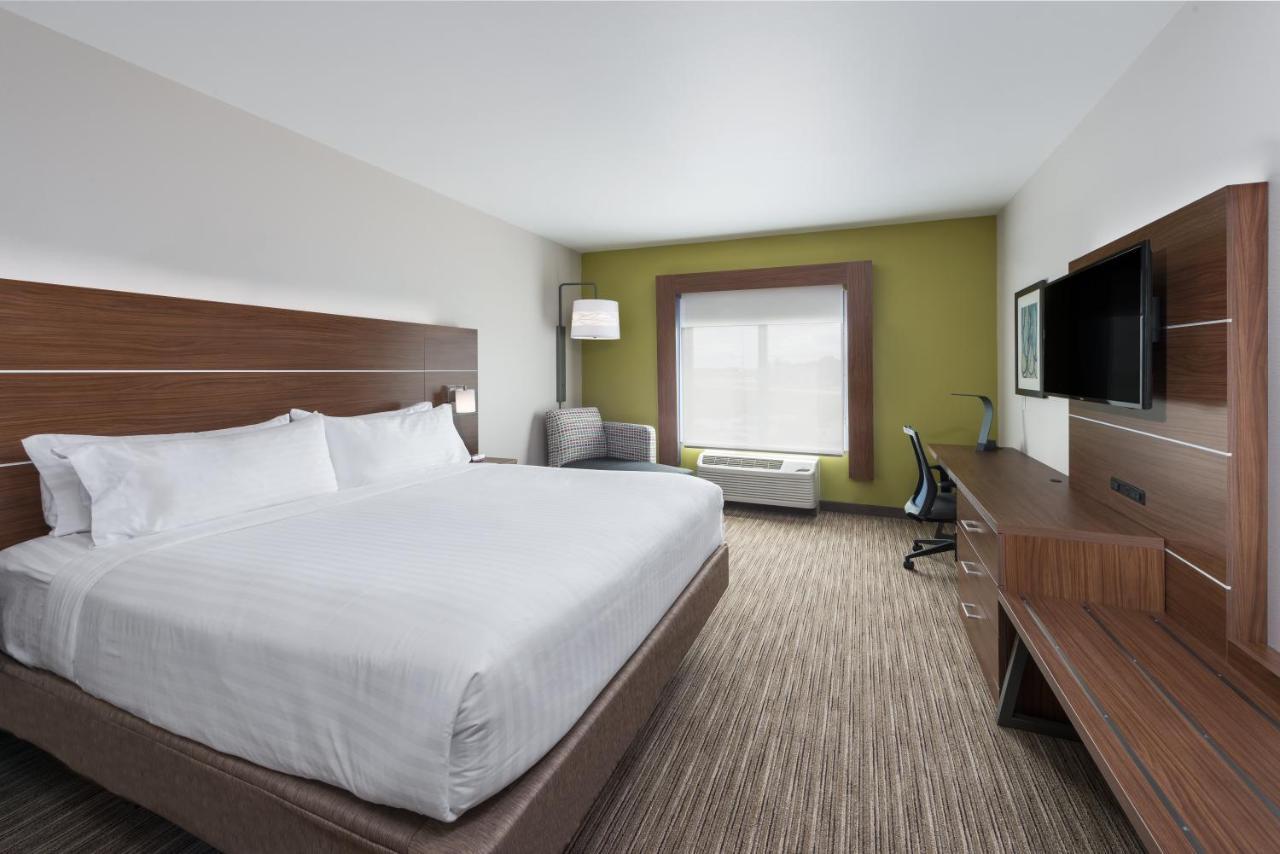 Hotel Holiday Express By Ihg 3*